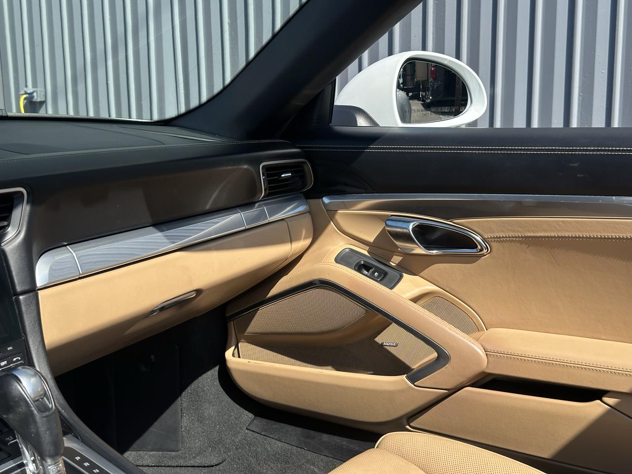 Porsche 911 Carrera Cabriolet 2017