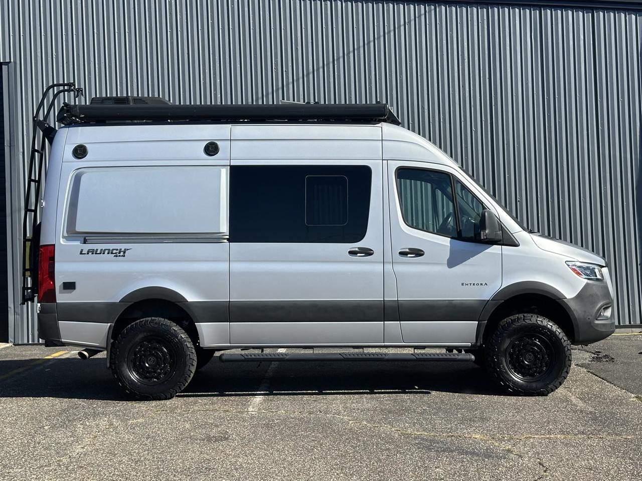 Mercedes-Benz Sprinter Van  2022