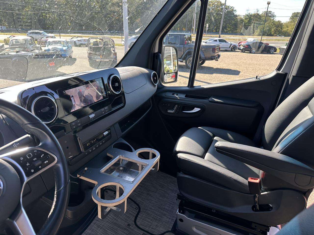 Mercedes-Benz Sprinter Van  2022