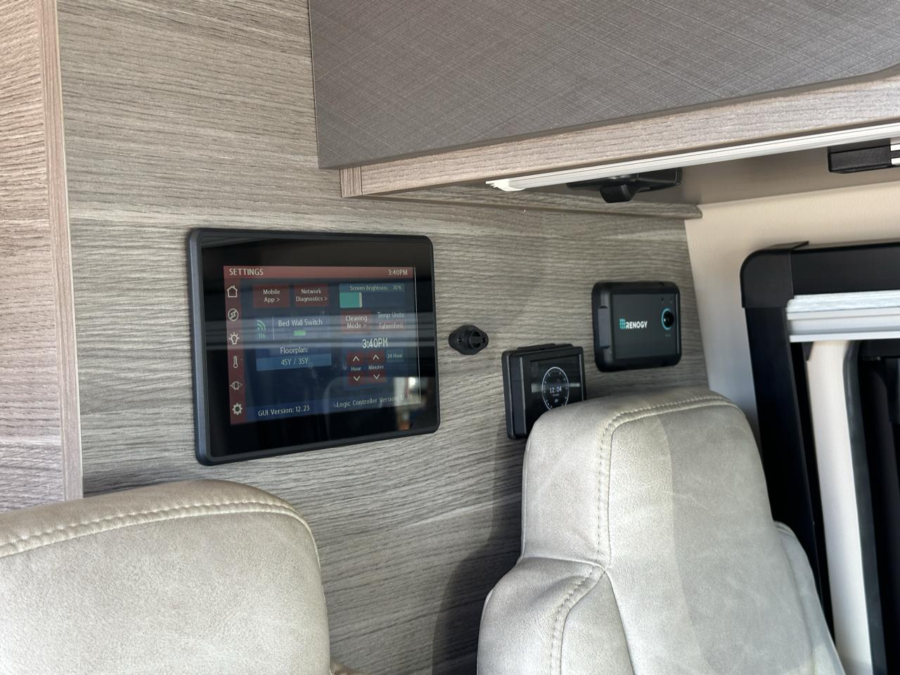 Mercedes-Benz Sprinter Van  2022