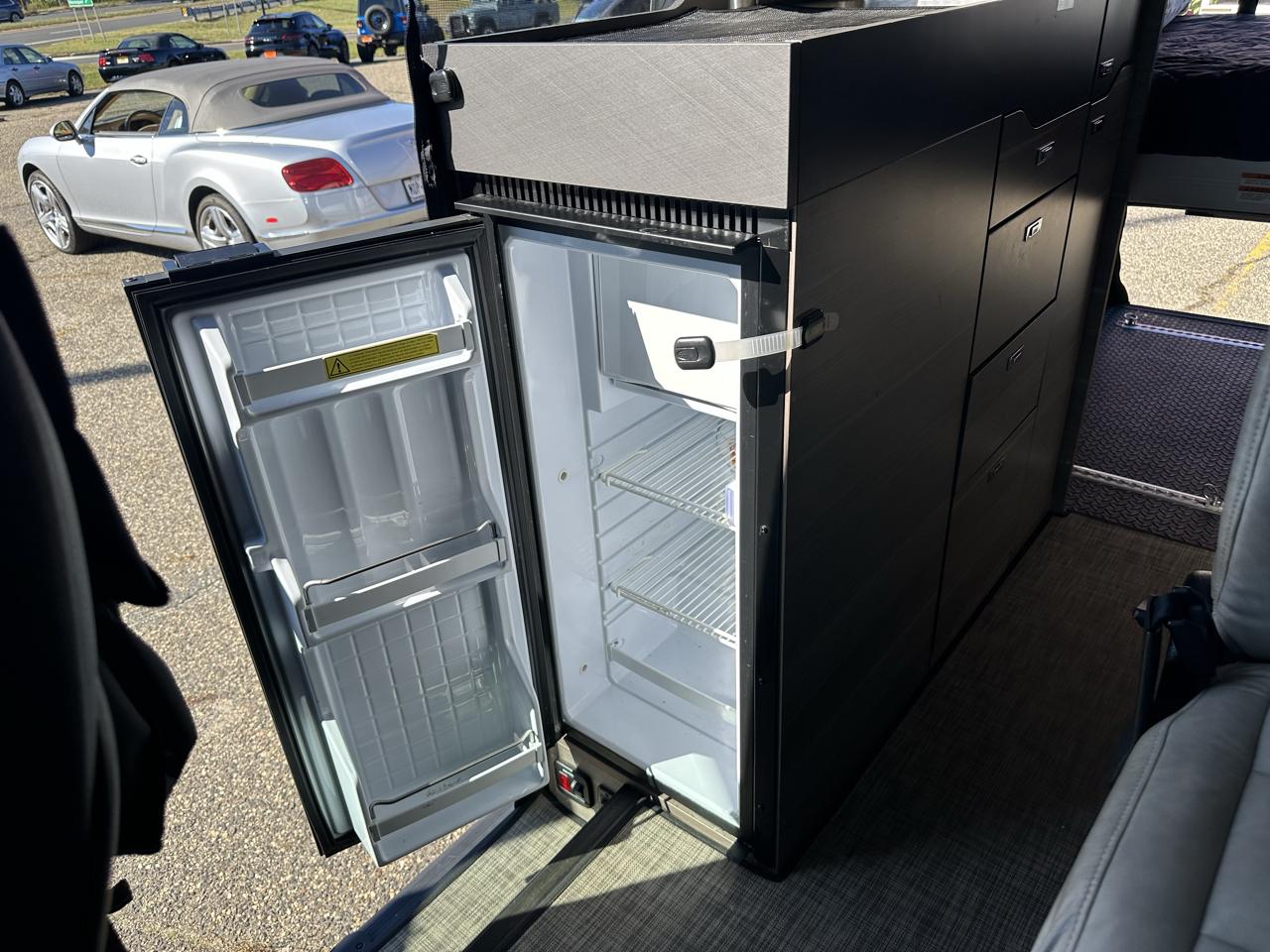 Mercedes-Benz Sprinter Van  2022