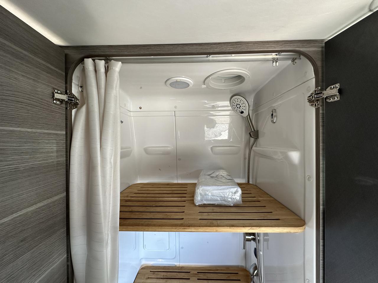 Mercedes-Benz Sprinter Van  2022
