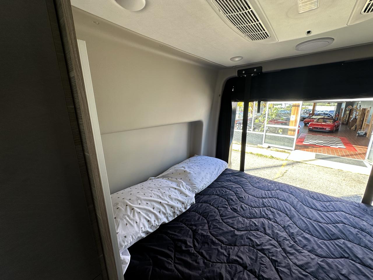 Mercedes-Benz Sprinter Van  2022