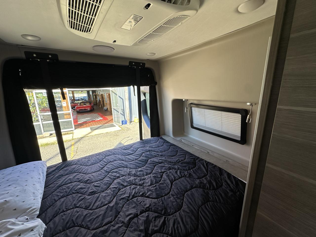 Mercedes-Benz Sprinter Van  2022