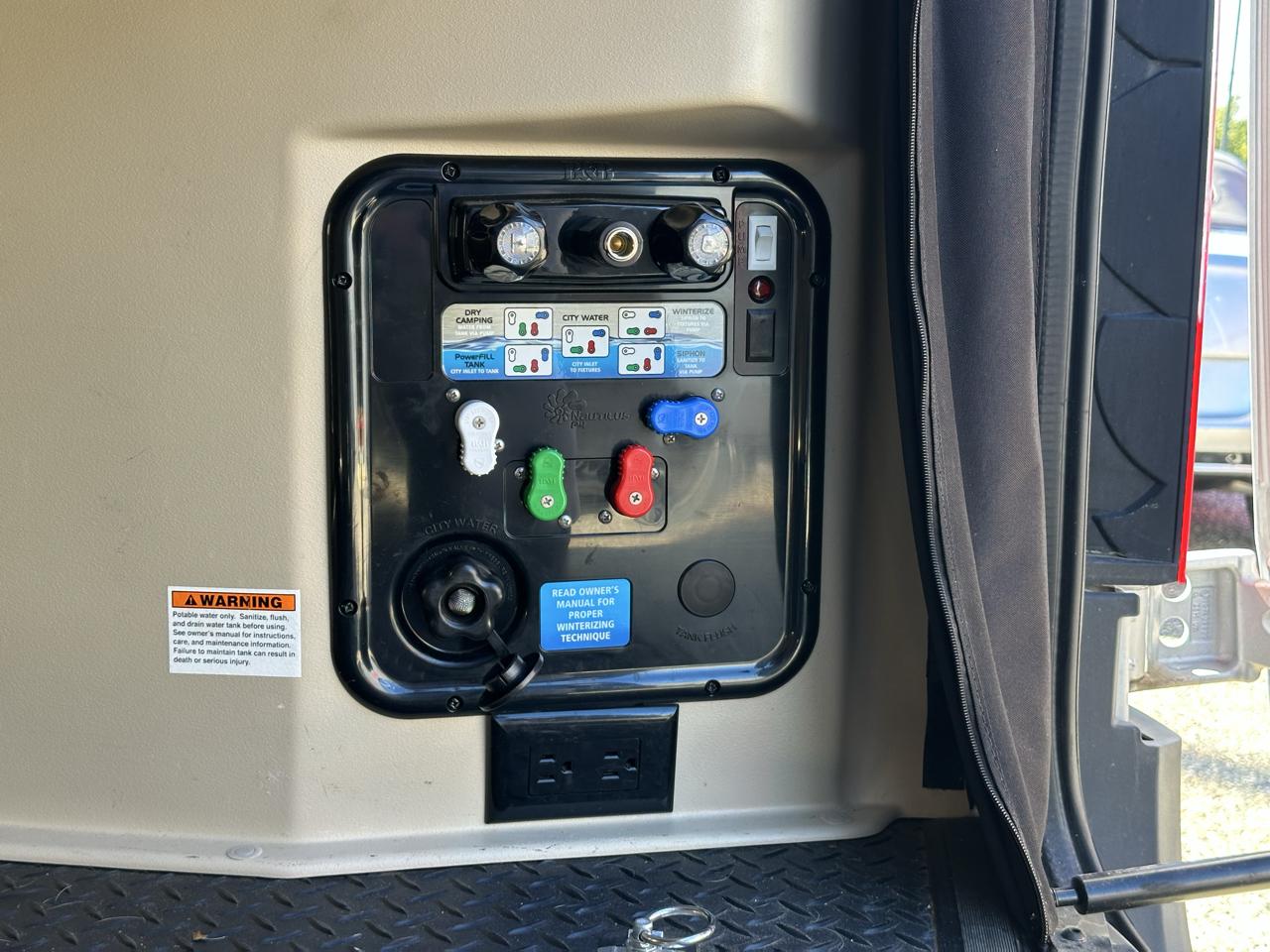 Mercedes-Benz Sprinter Van  2022