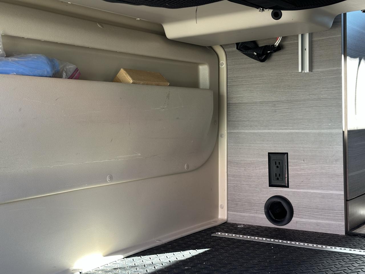 Mercedes-Benz Sprinter Van  2022