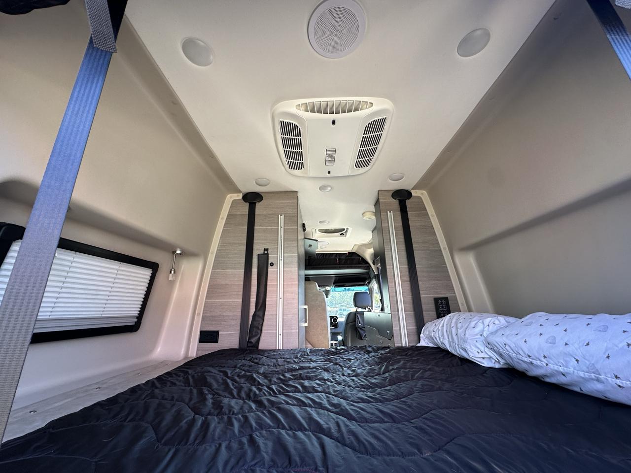 Mercedes-Benz Sprinter Van  2022