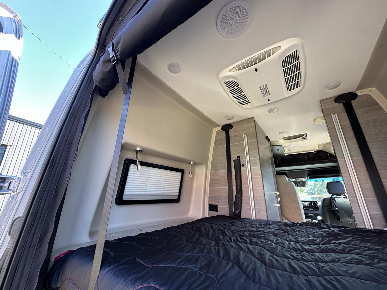 Mercedes-Benz Sprinter Van  2022