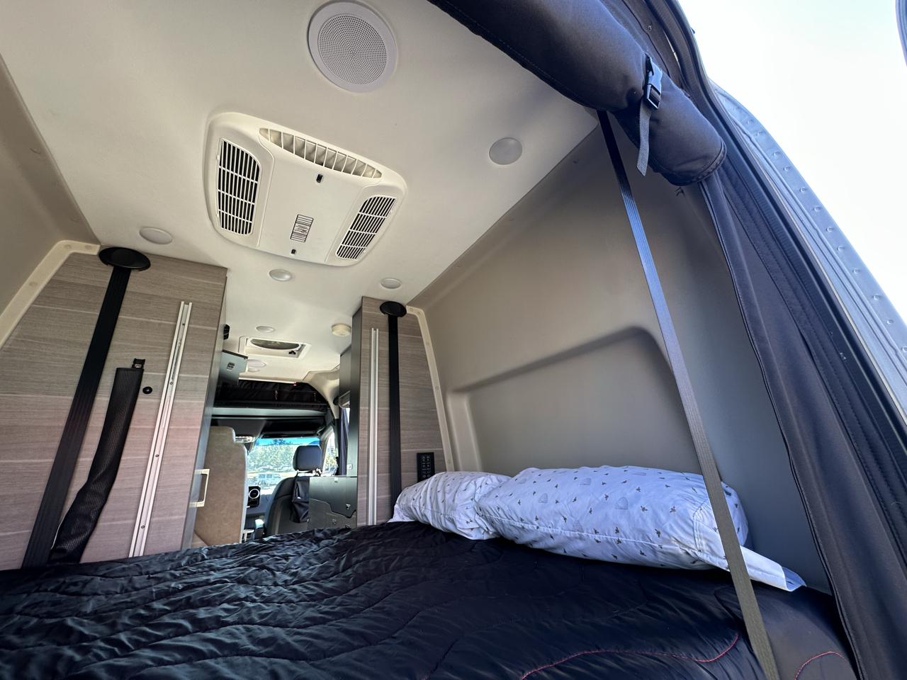 Mercedes-Benz Sprinter Van  2022