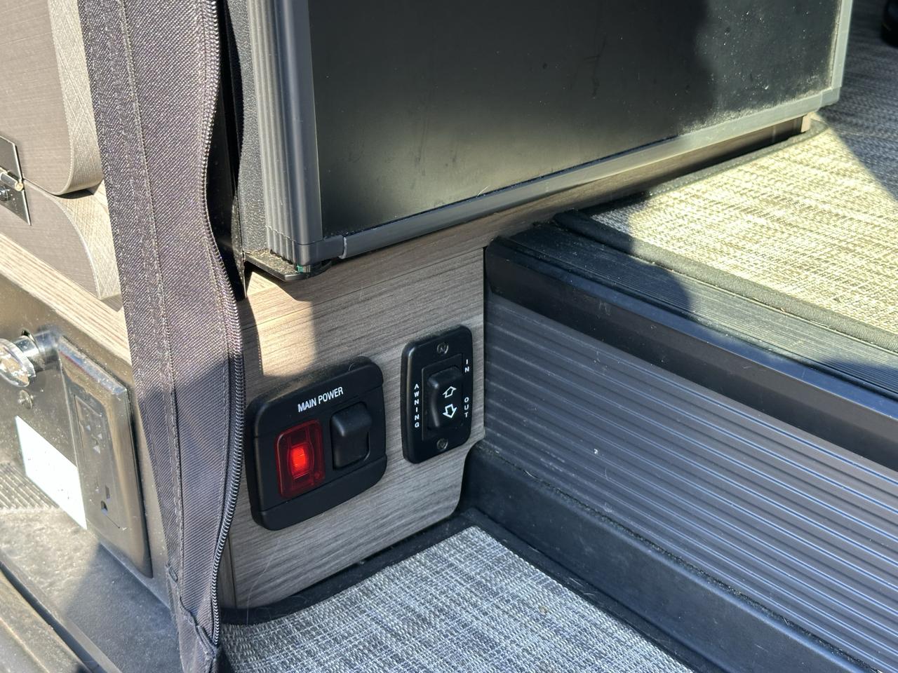 Mercedes-Benz Sprinter Van  2022