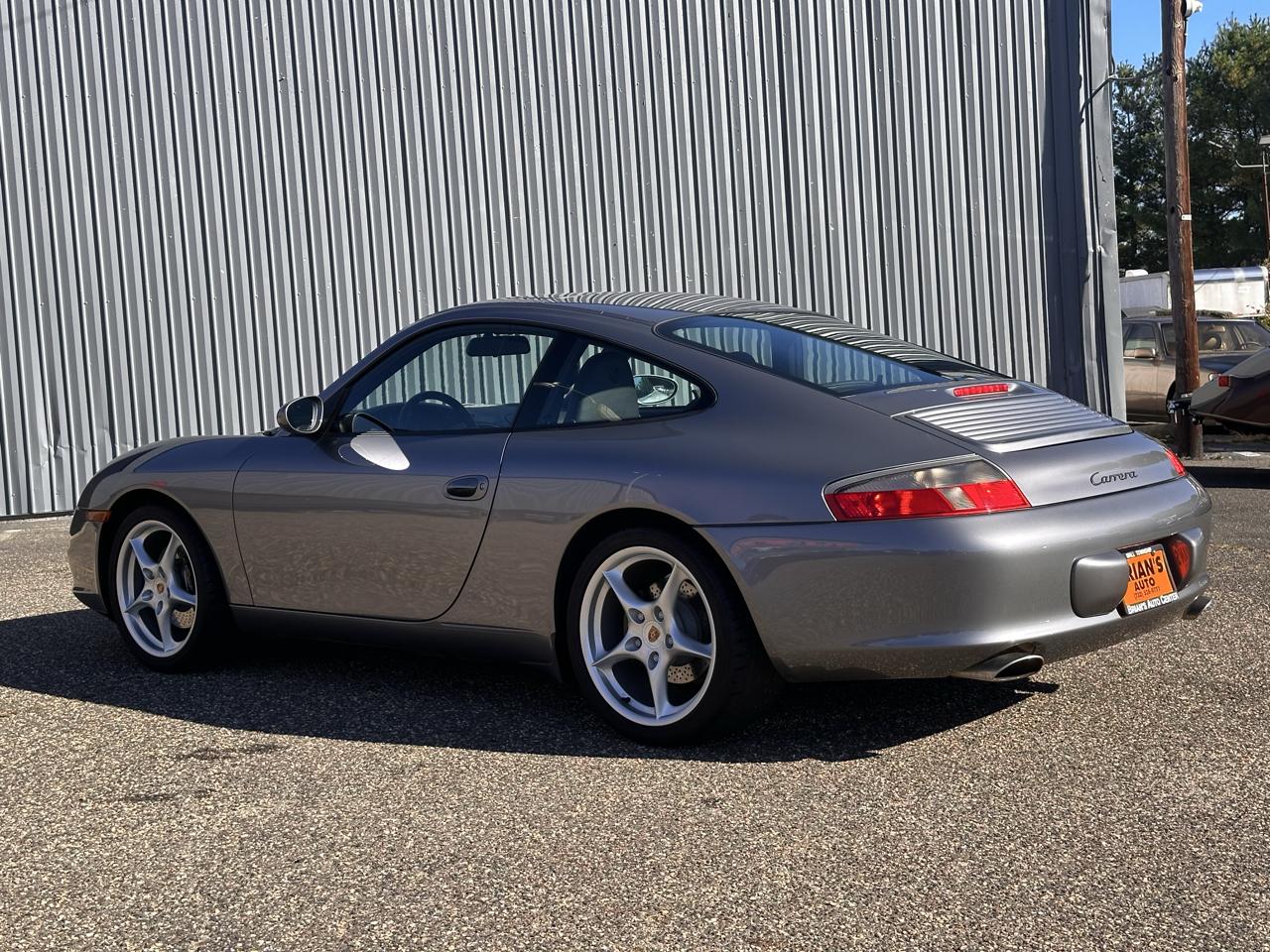 Porsche 911 Carrera 2 2D Coupe 2002