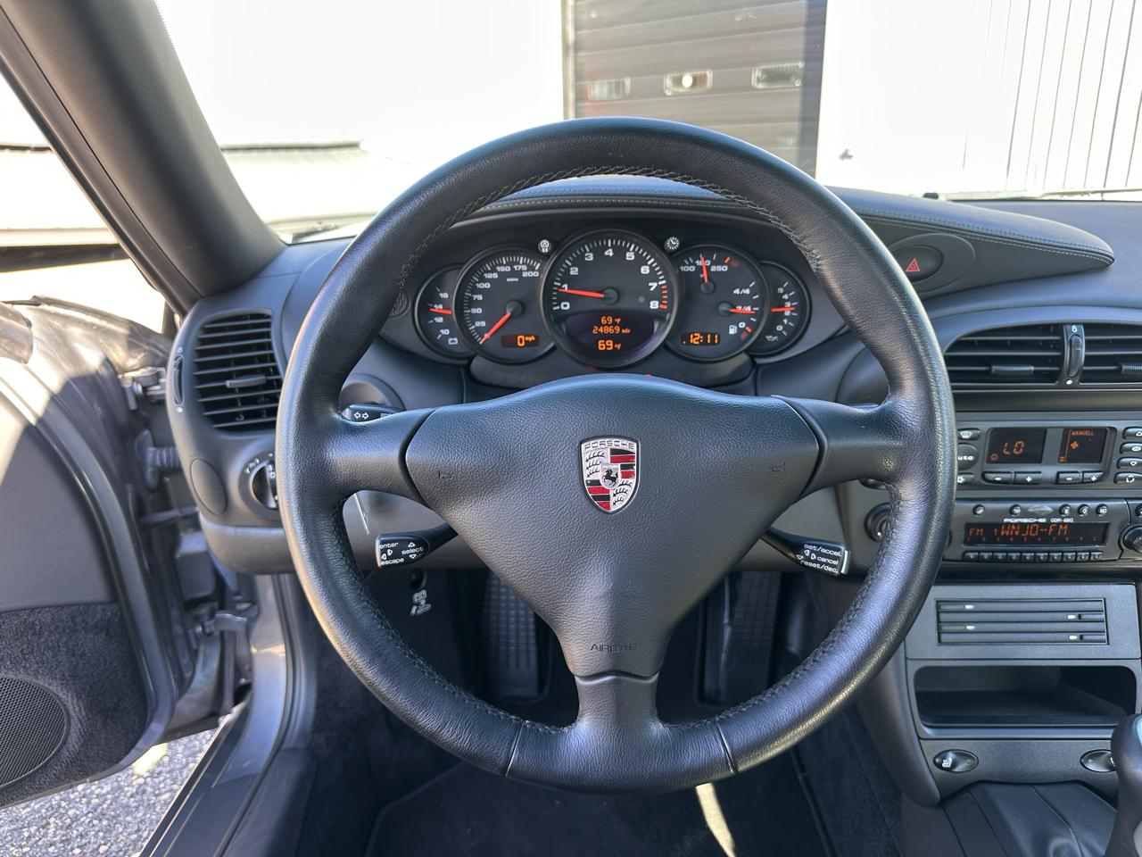 Porsche 911 Carrera 2 2D Coupe 2002