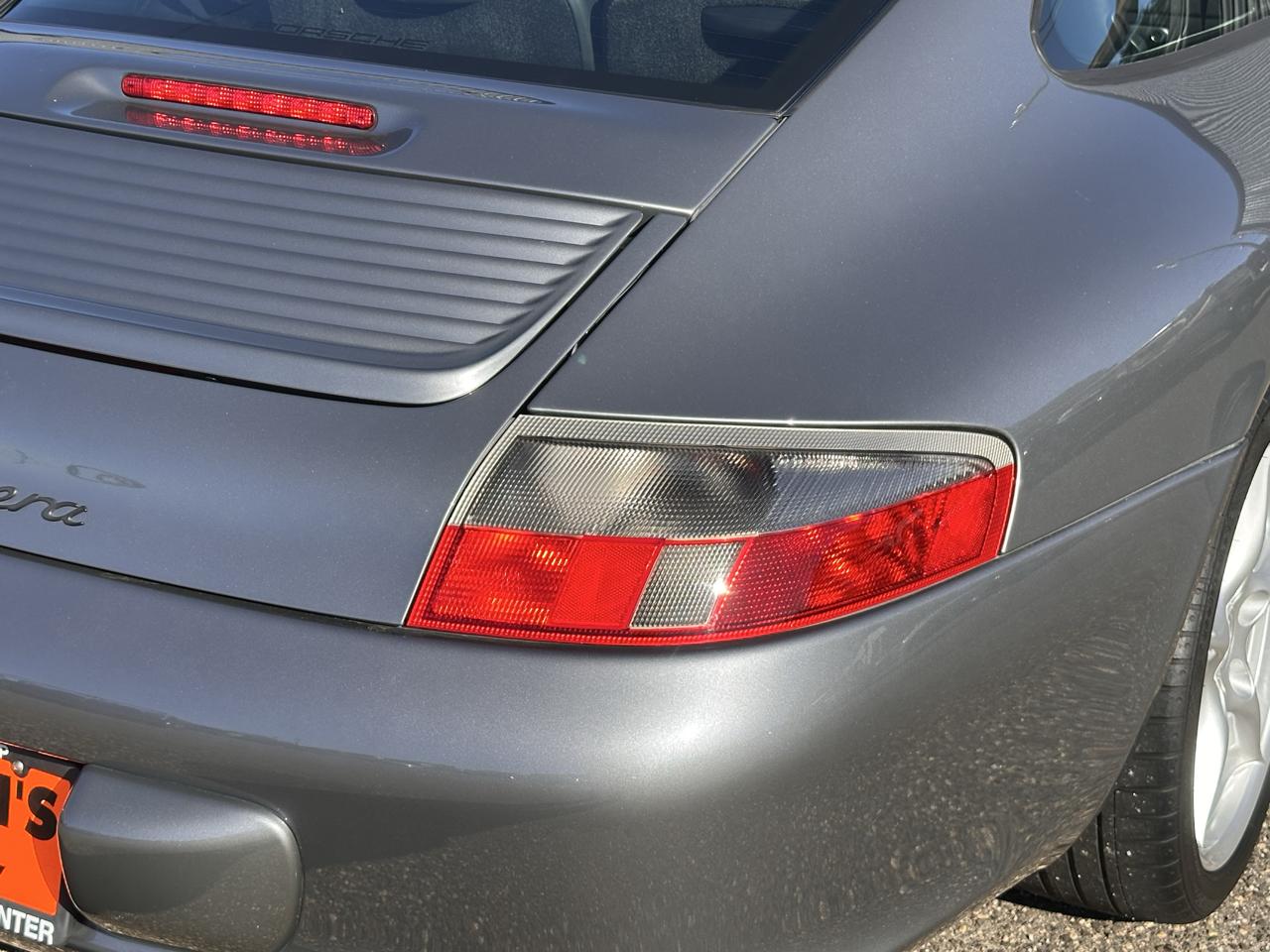 Porsche 911 Carrera 2 2D Coupe 2002