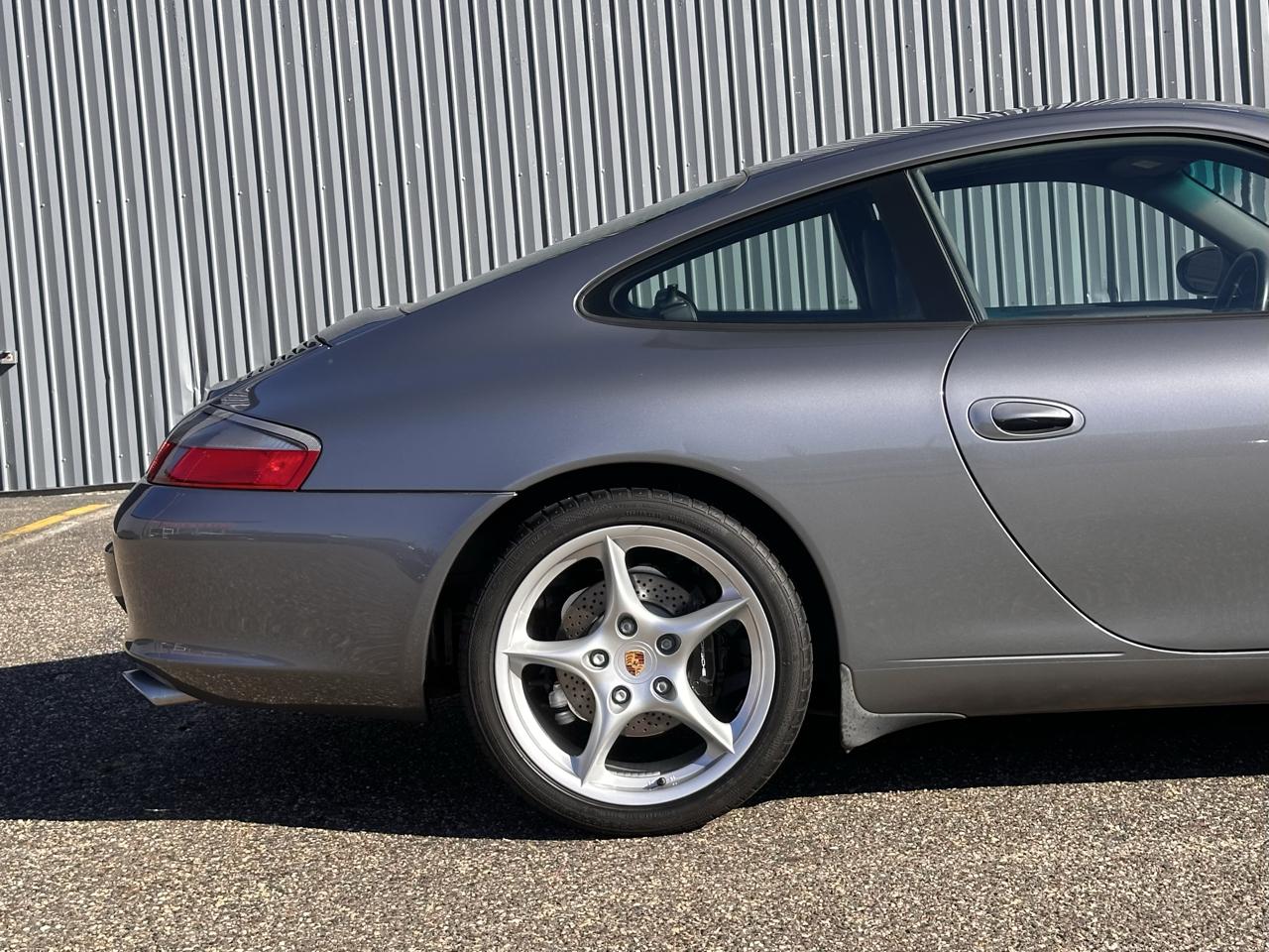 Porsche 911 Carrera 2 2D Coupe 2002