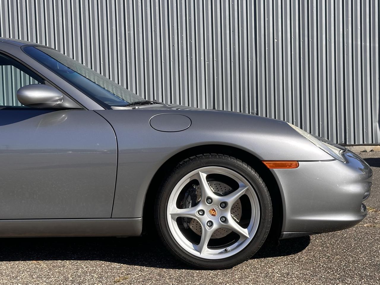 Porsche 911 Carrera 2 2D Coupe 2002