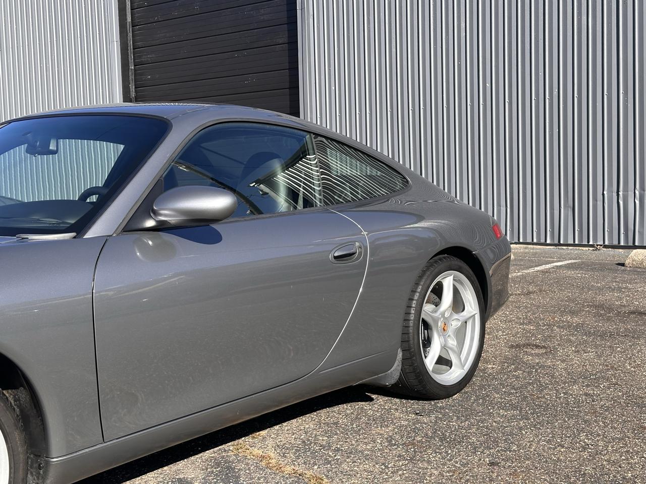 Porsche 911 Carrera 2 2D Coupe 2002