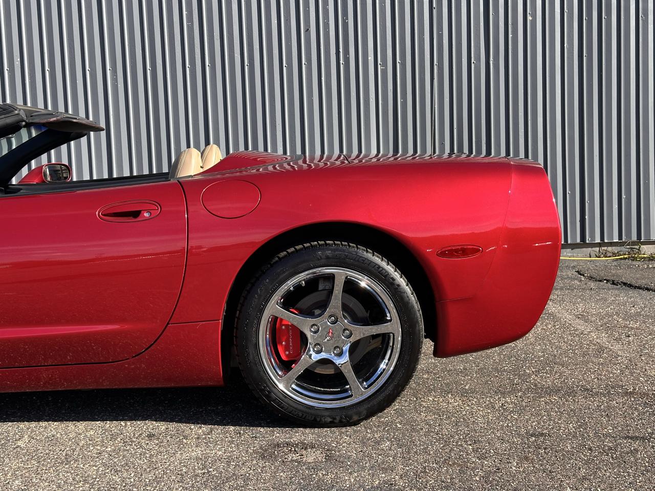 Chevrolet Corvette 2dr Convertible 2001