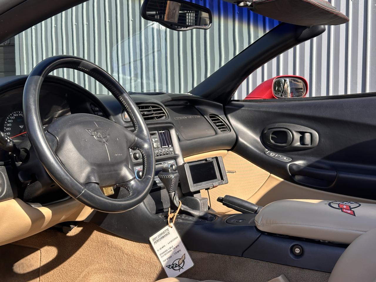 Chevrolet Corvette 2dr Convertible 2001