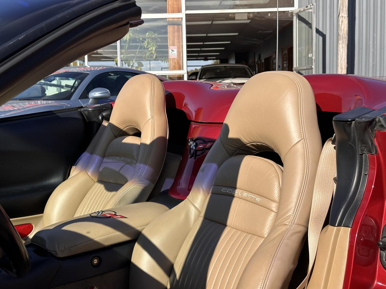 Chevrolet Corvette 2dr Convertible 2001