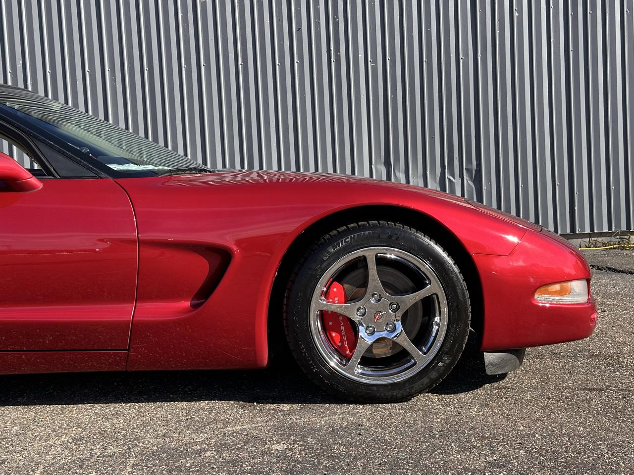 Chevrolet Corvette 2dr Convertible 2001
