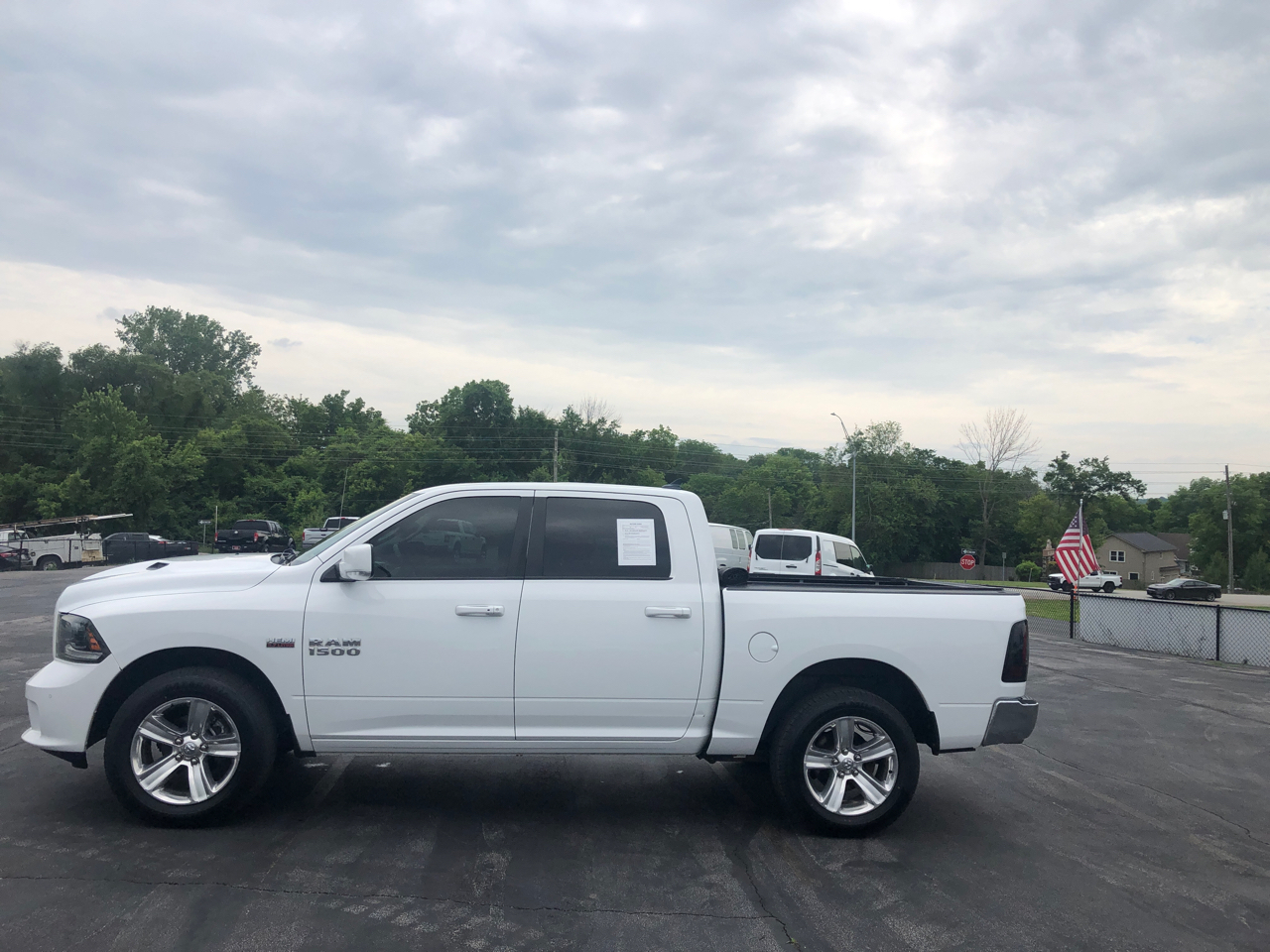 RAM 1500 Sport Crew Cab SWB 4WD 2015