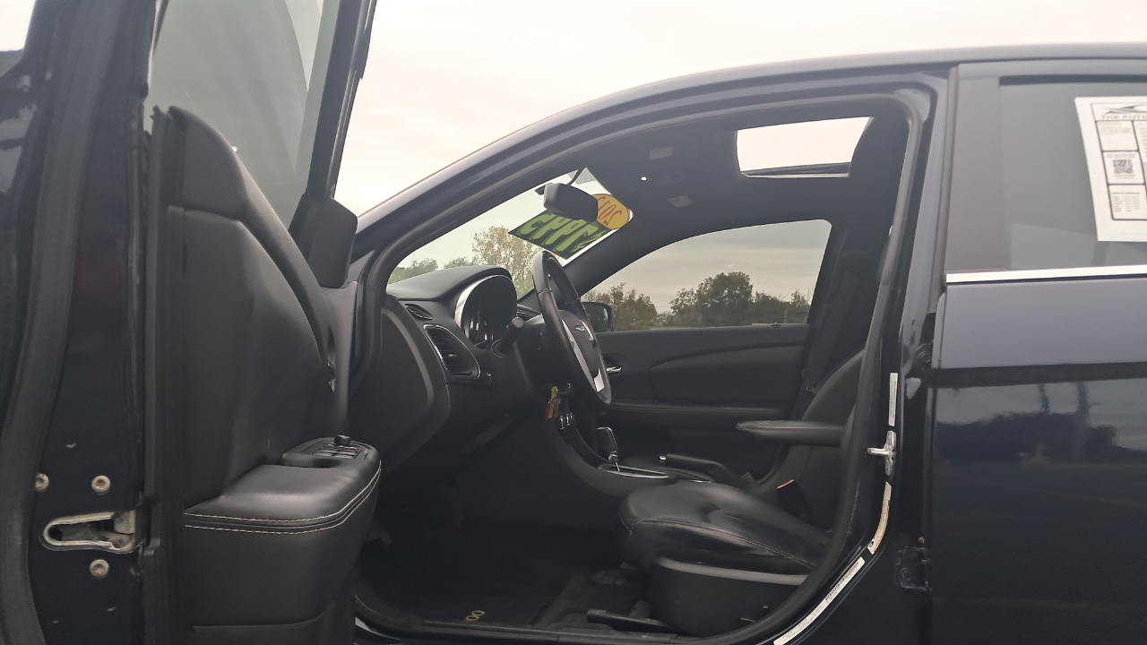 Chrysler 200 4dr Sdn Limited 2012