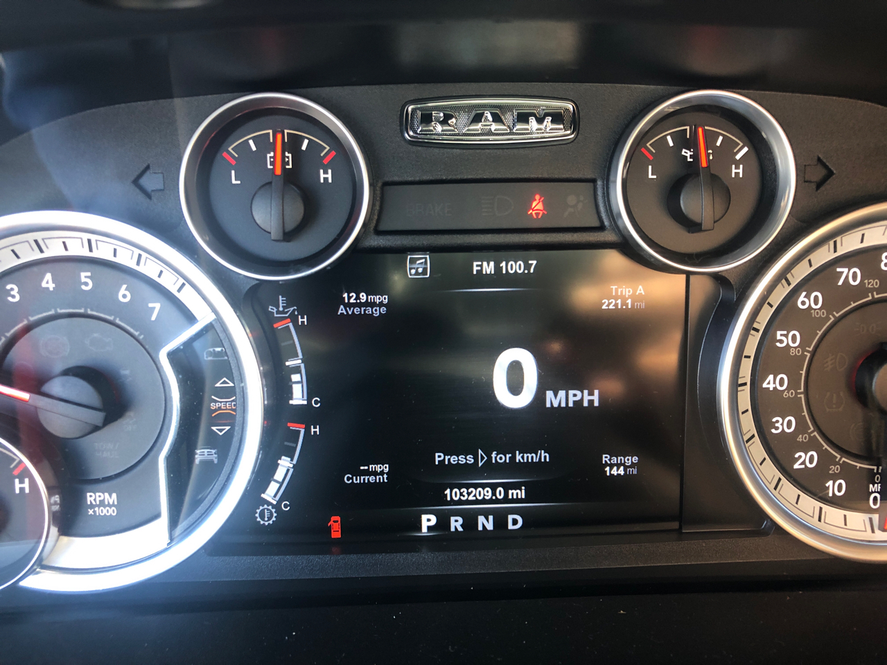 RAM 1500 4WD Crew Cab 149" Laramie 2015