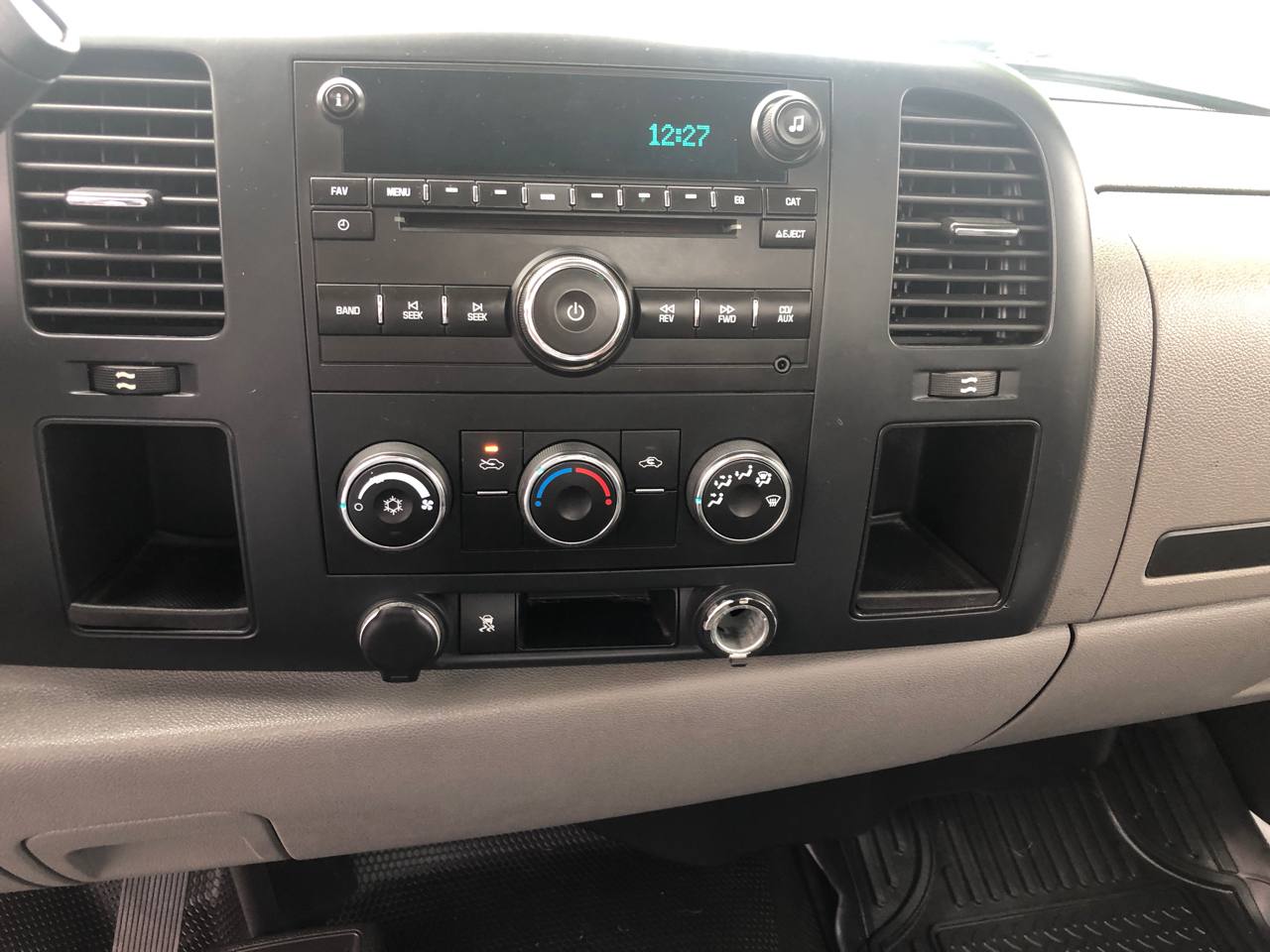 Chevrolet Silverado 1500 4WD Reg Cab 119.0" Work Truck 2009