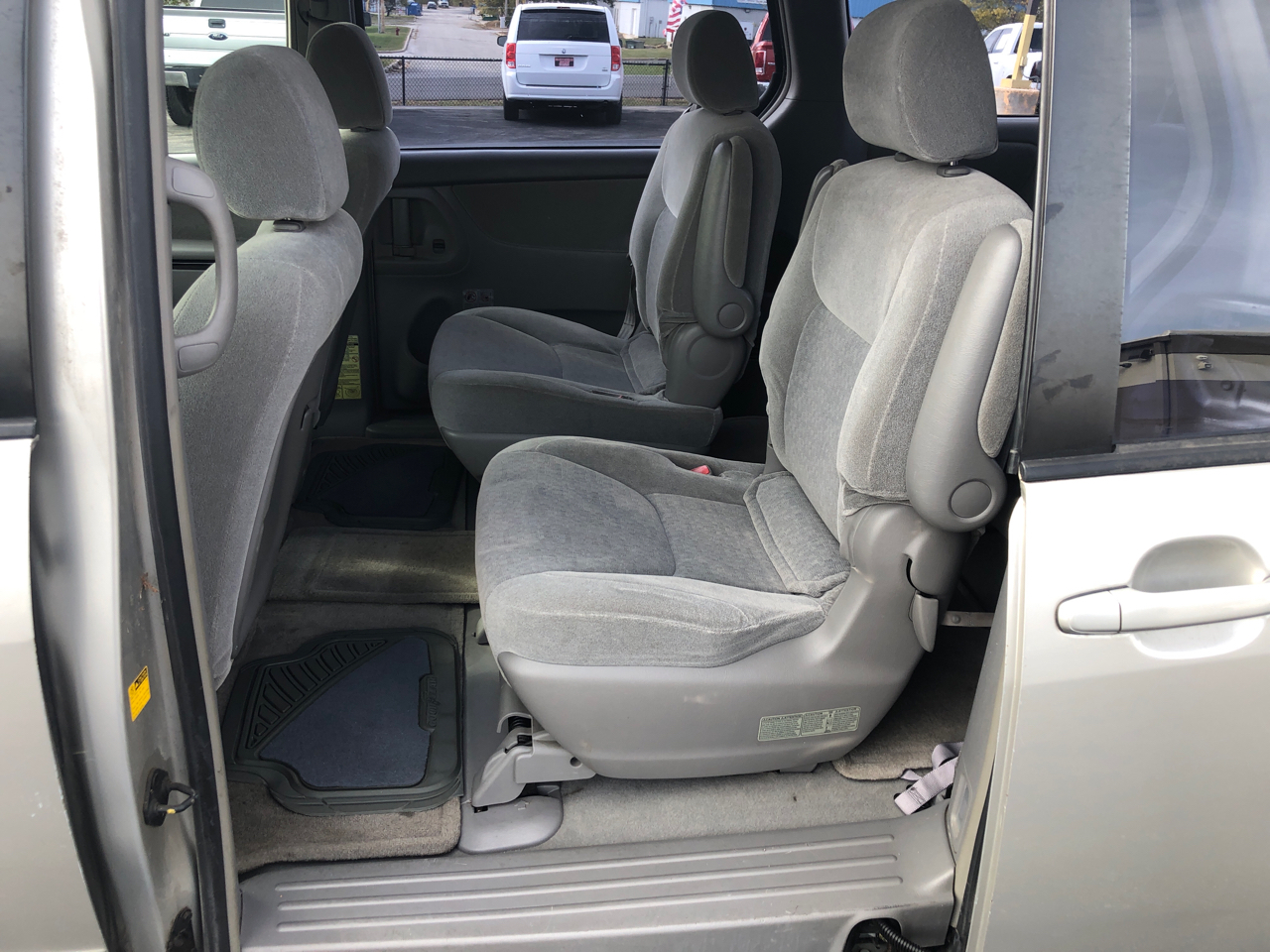 Toyota Sienna 5dr CE FWD 7-Passenger (Natl) 2004