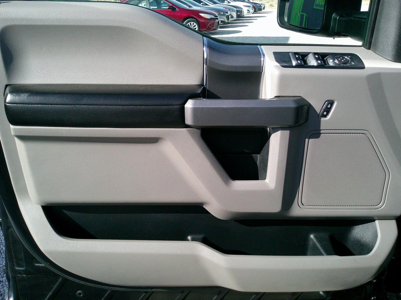 Ford F-150 XLT SuperCrew 5.5-ft. Bed 4WD 2015