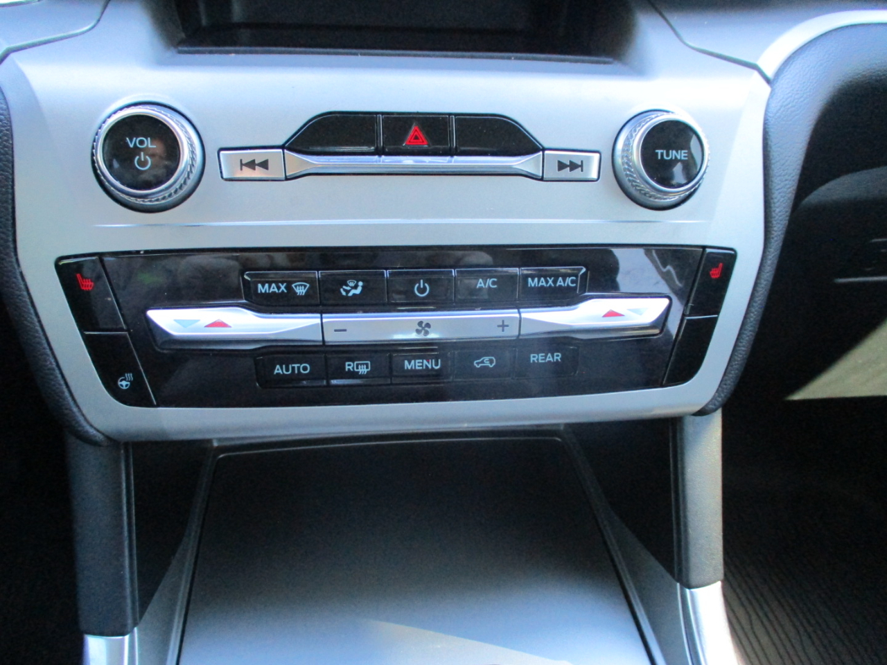 Ford Explorer XLT AWD 2020 Ford Explorer XLT AWD 2020