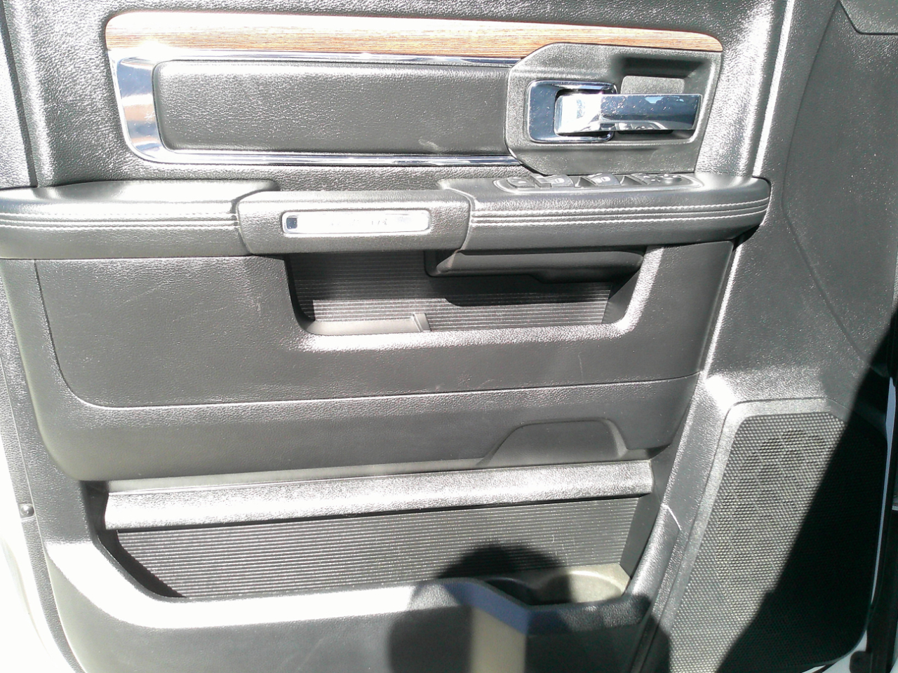 RAM 3500 Laramie Mega Cab 4WD 2017 RAM 3500 Laramie Mega Cab 4WD 2017