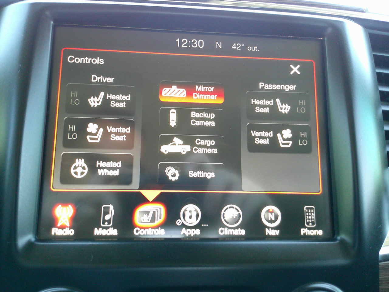 RAM 3500 Laramie Mega Cab 4WD 2017 RAM 3500 Laramie Mega Cab 4WD 2017