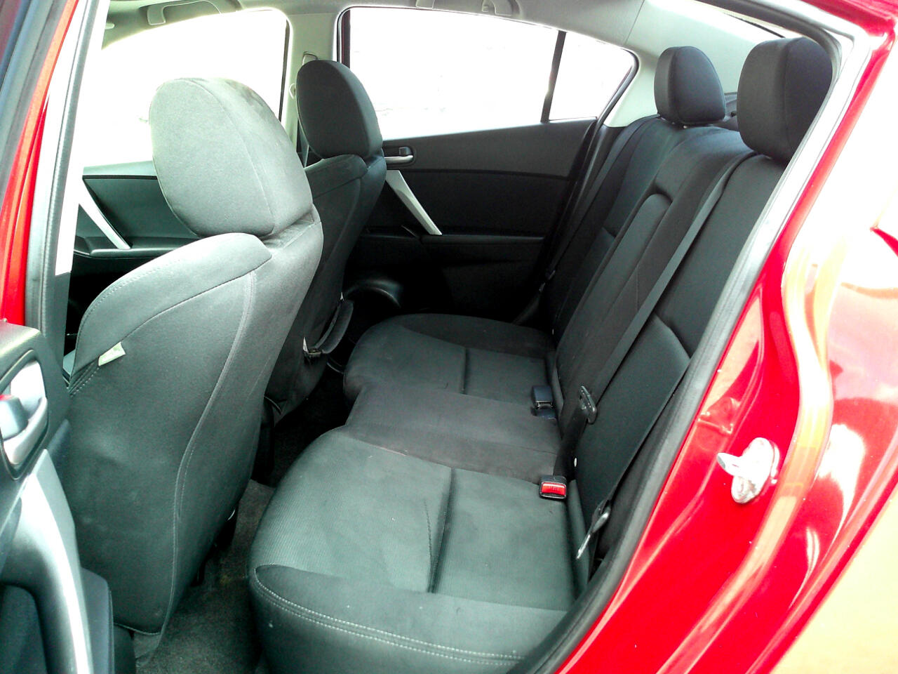 Mazda MAZDA3 s Sport 4-Door 2011