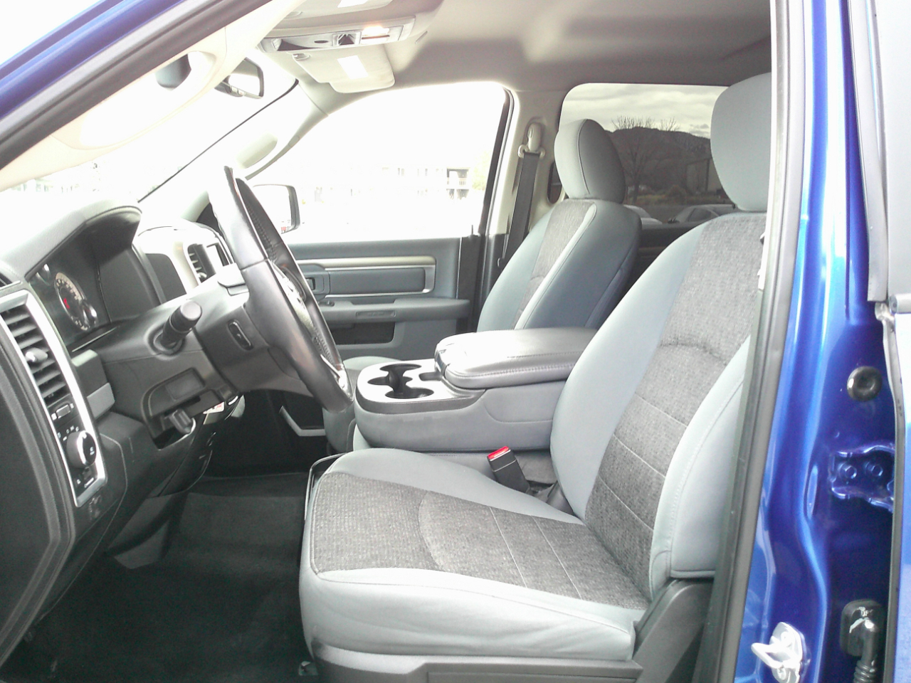 RAM 1500 Big Horn Crew Cab 4WD 2018