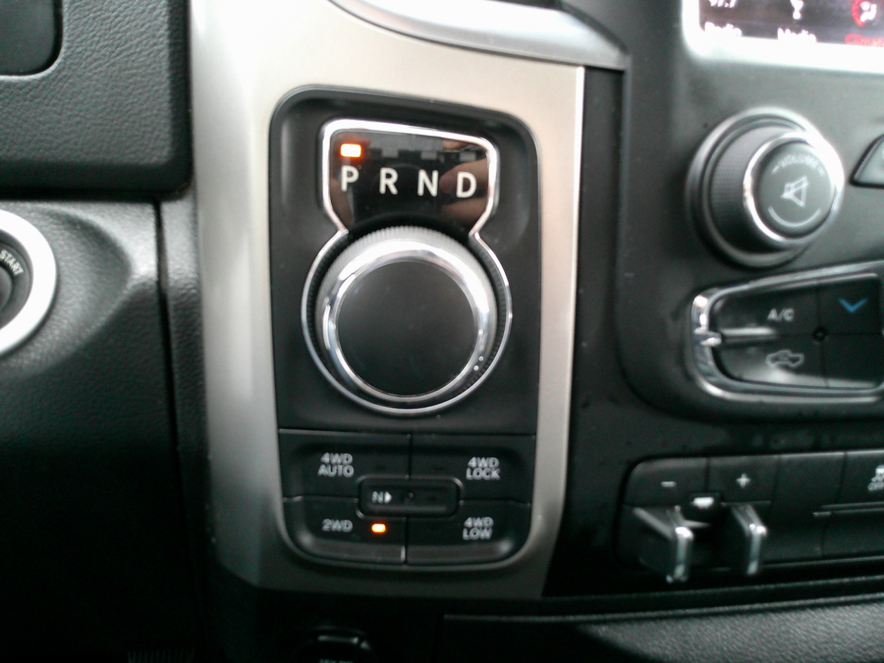 RAM 1500 Big Horn Crew Cab 4WD 2018