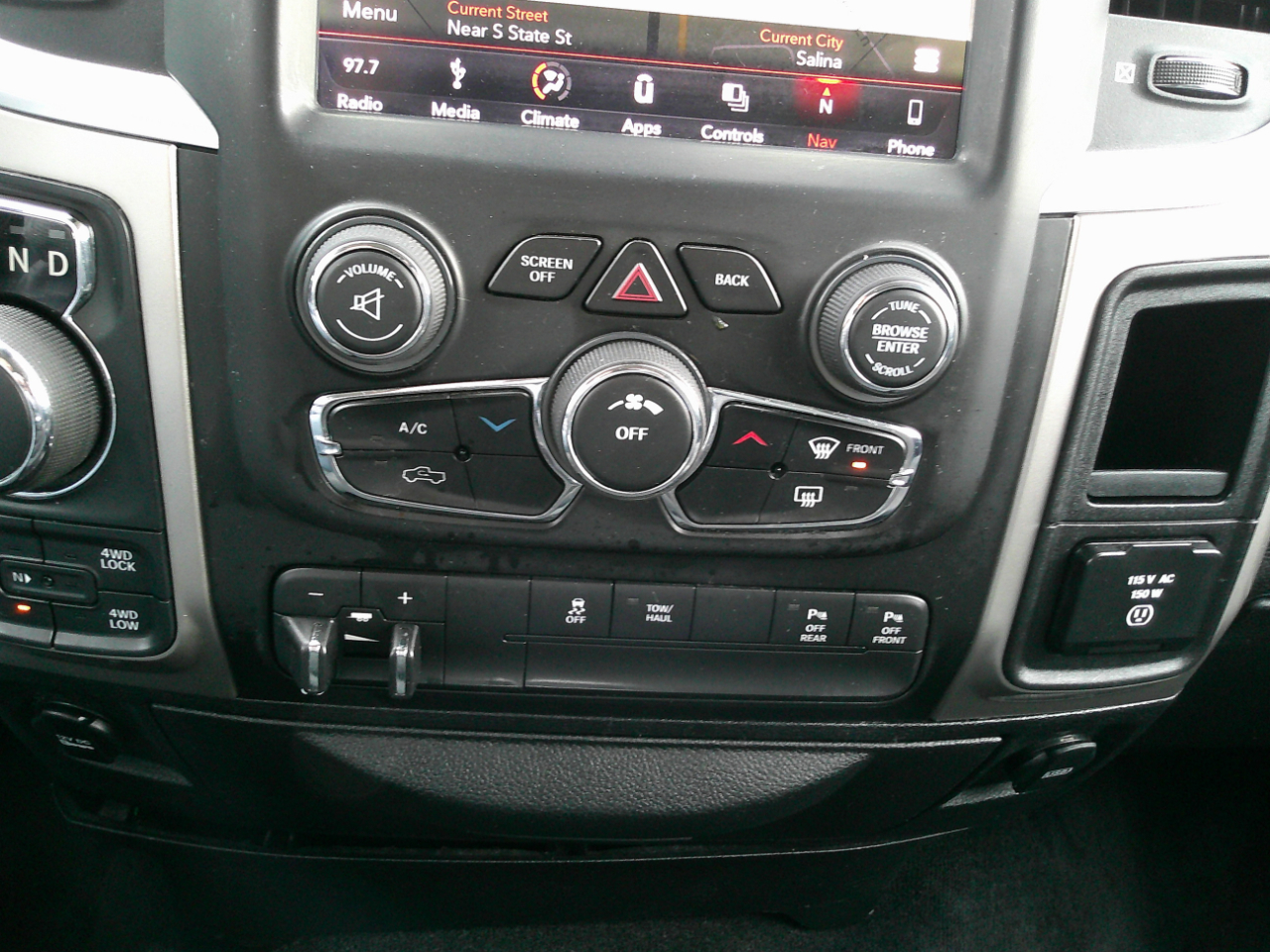 RAM 1500 Big Horn Crew Cab 4WD 2018