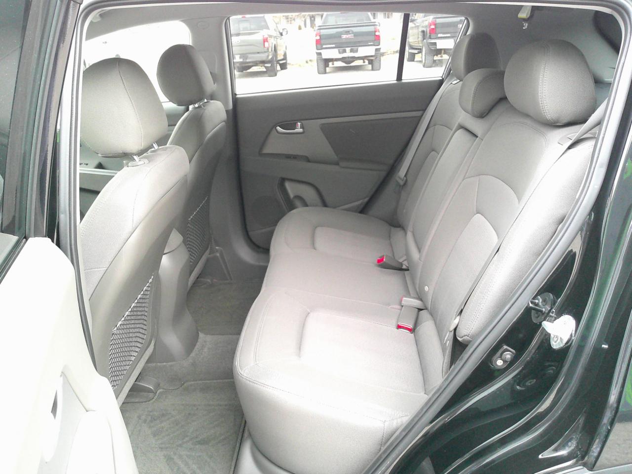 Kia Sportage LX FWD 2012