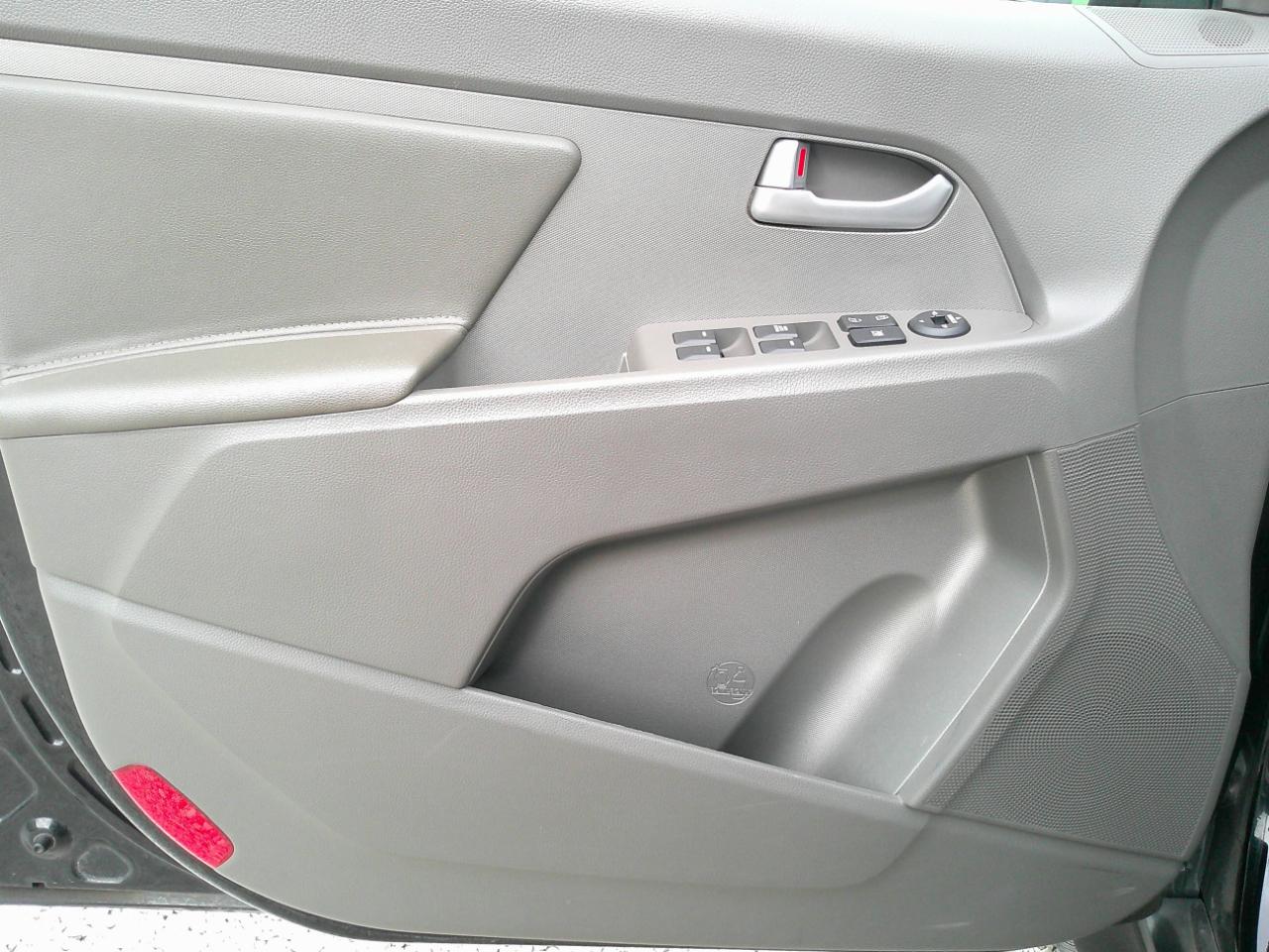 Kia Sportage LX FWD 2012