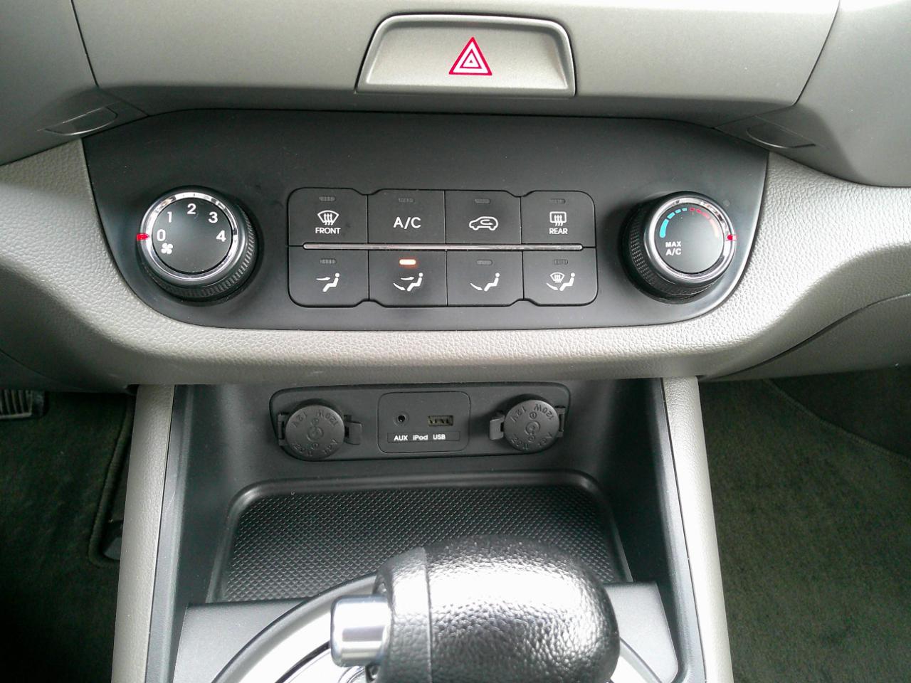 Kia Sportage LX FWD 2012