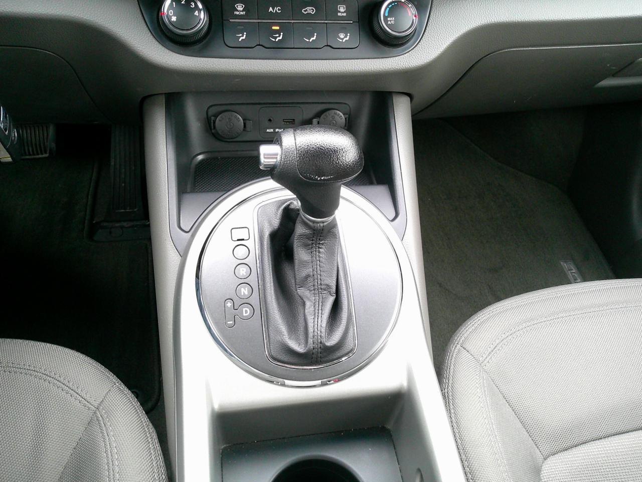 Kia Sportage LX FWD 2012