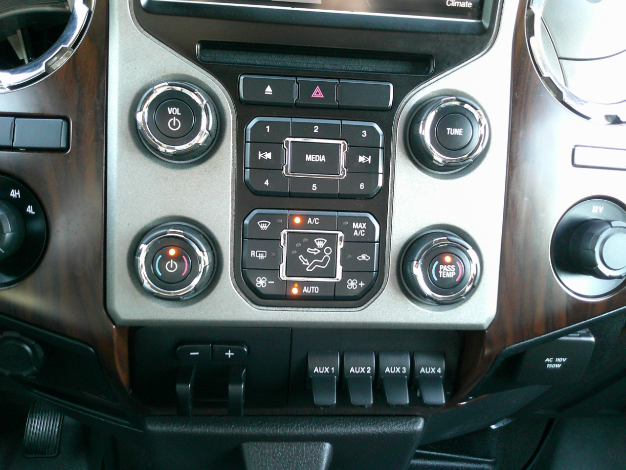 Ford F-350 SD Lariat Crew Cab 4WD 2013