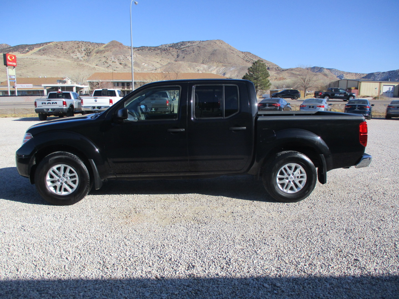 Nissan Frontier SV Crew Cab 4X4 V6 2019
