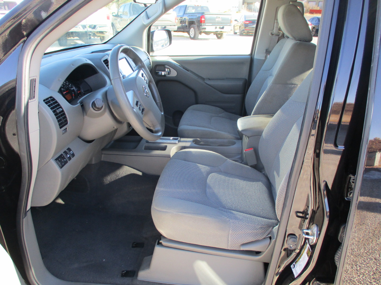 Nissan Frontier SV Crew Cab 4X4 V6 2019