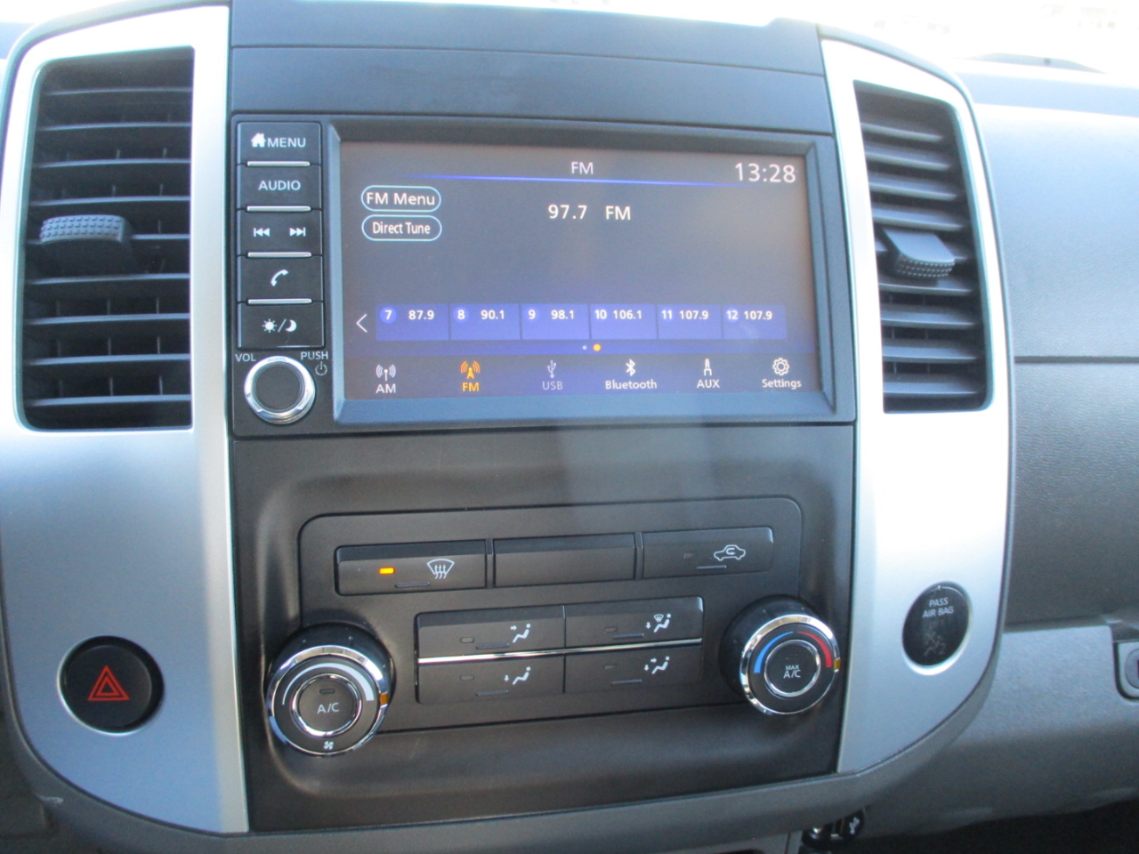 Nissan Frontier SV Crew Cab 4X4 V6 2019