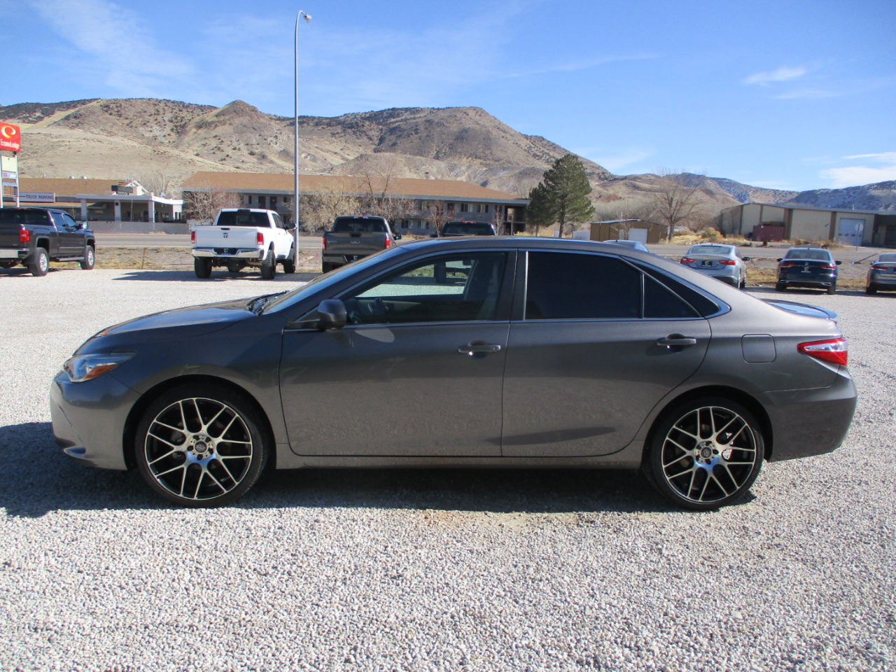 Toyota Camry SE 2017