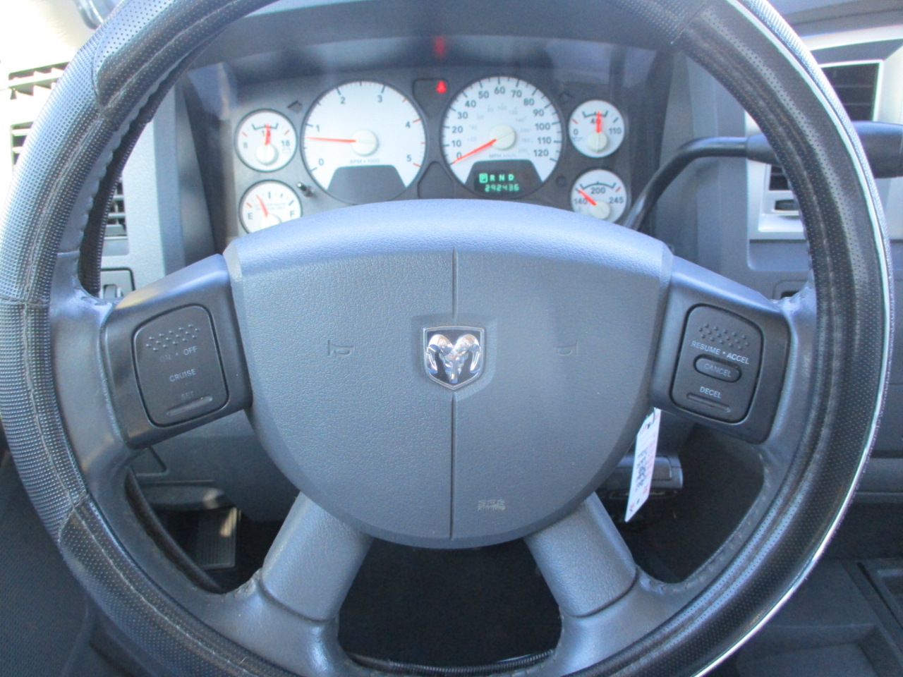 Dodge Ram 2500 Laramie Quad Cab 4WD 2007