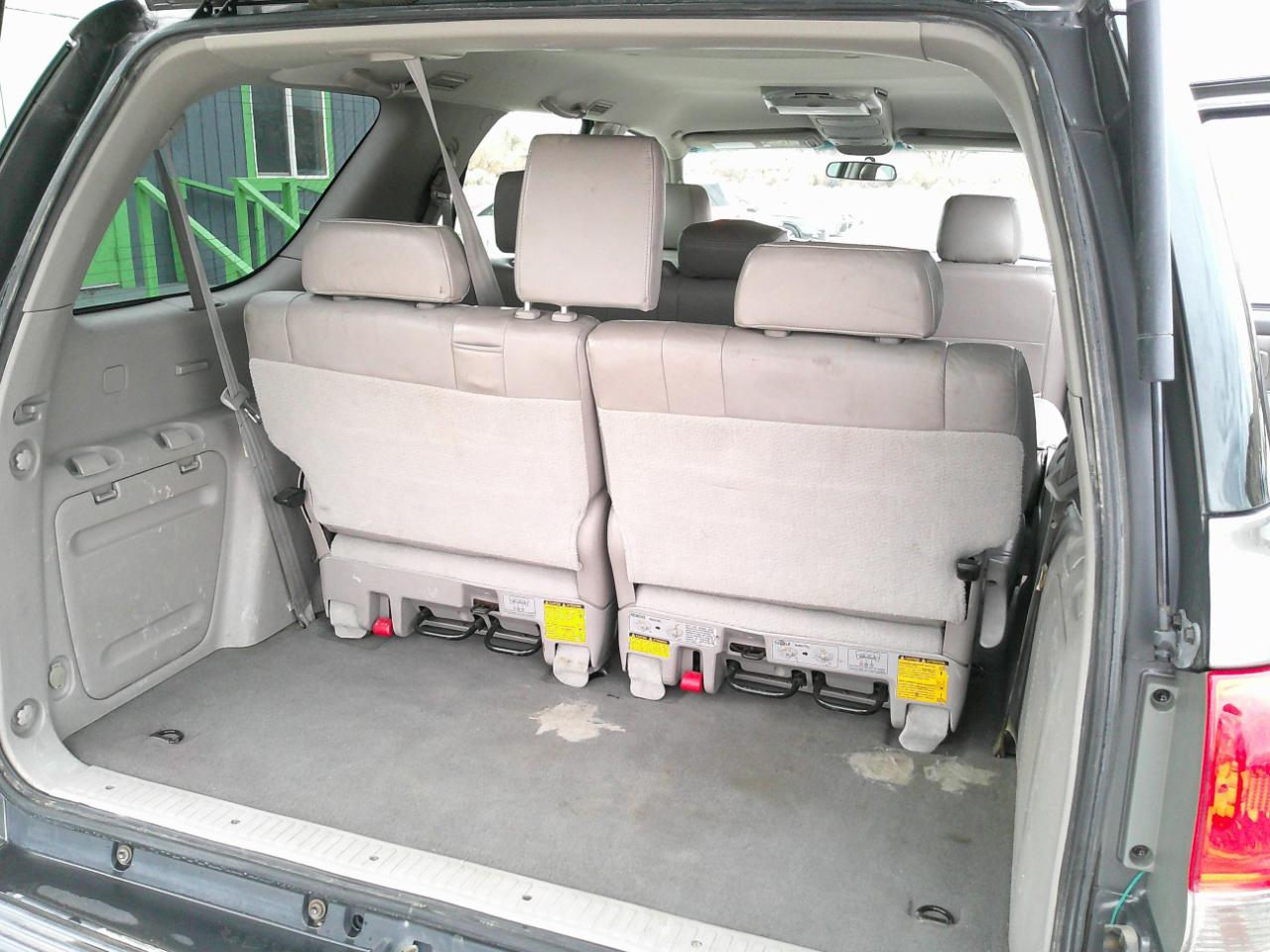 Toyota Sequoia SR5 4WD 2006