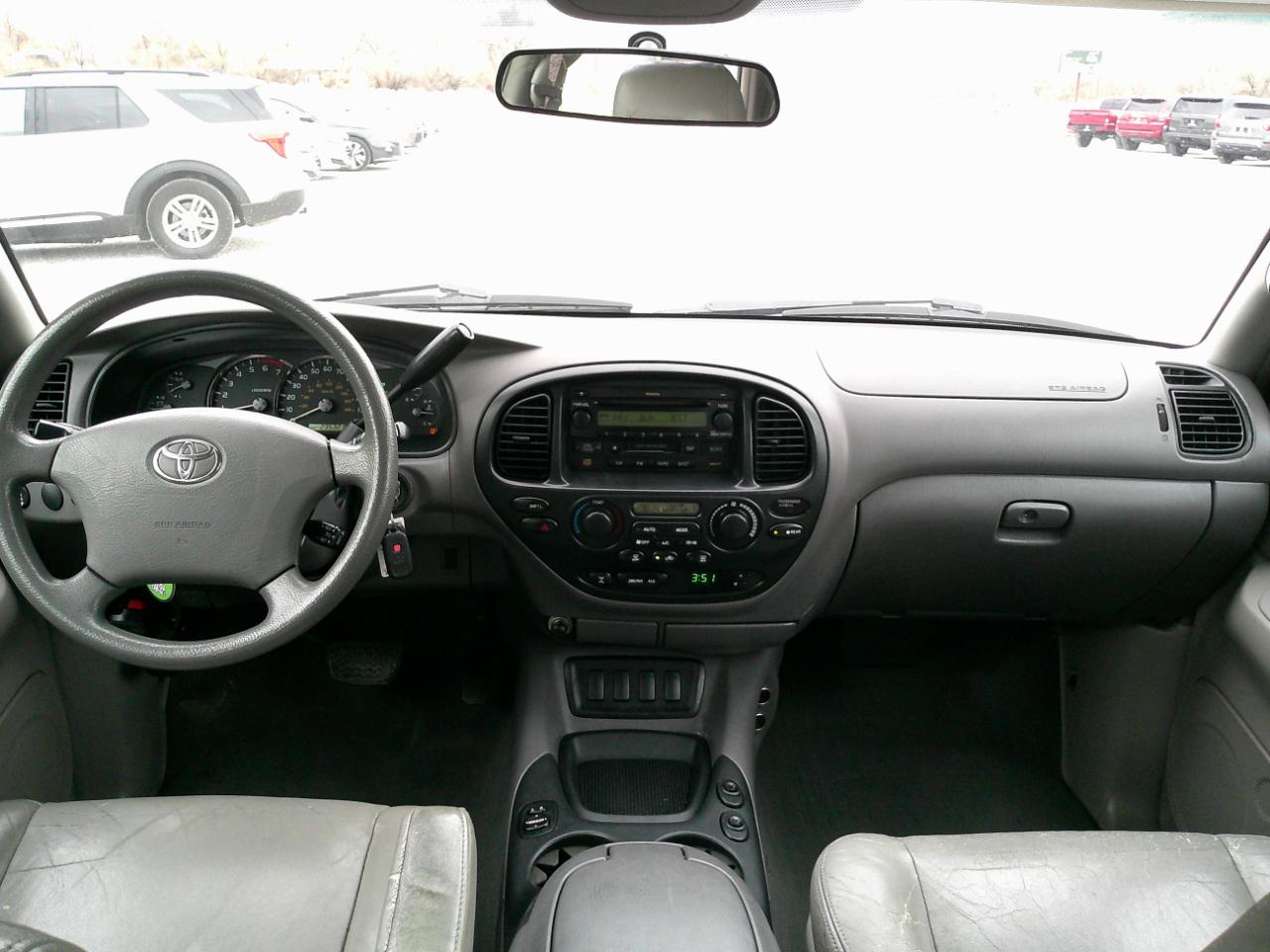 Toyota Sequoia SR5 4WD 2006