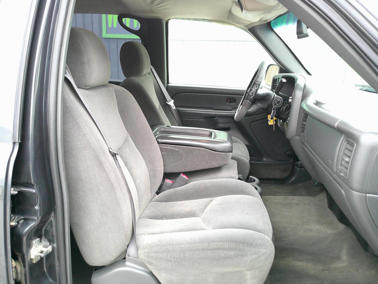 Chevrolet Silverado 2500HD LT Crew Cab 4WD 2005